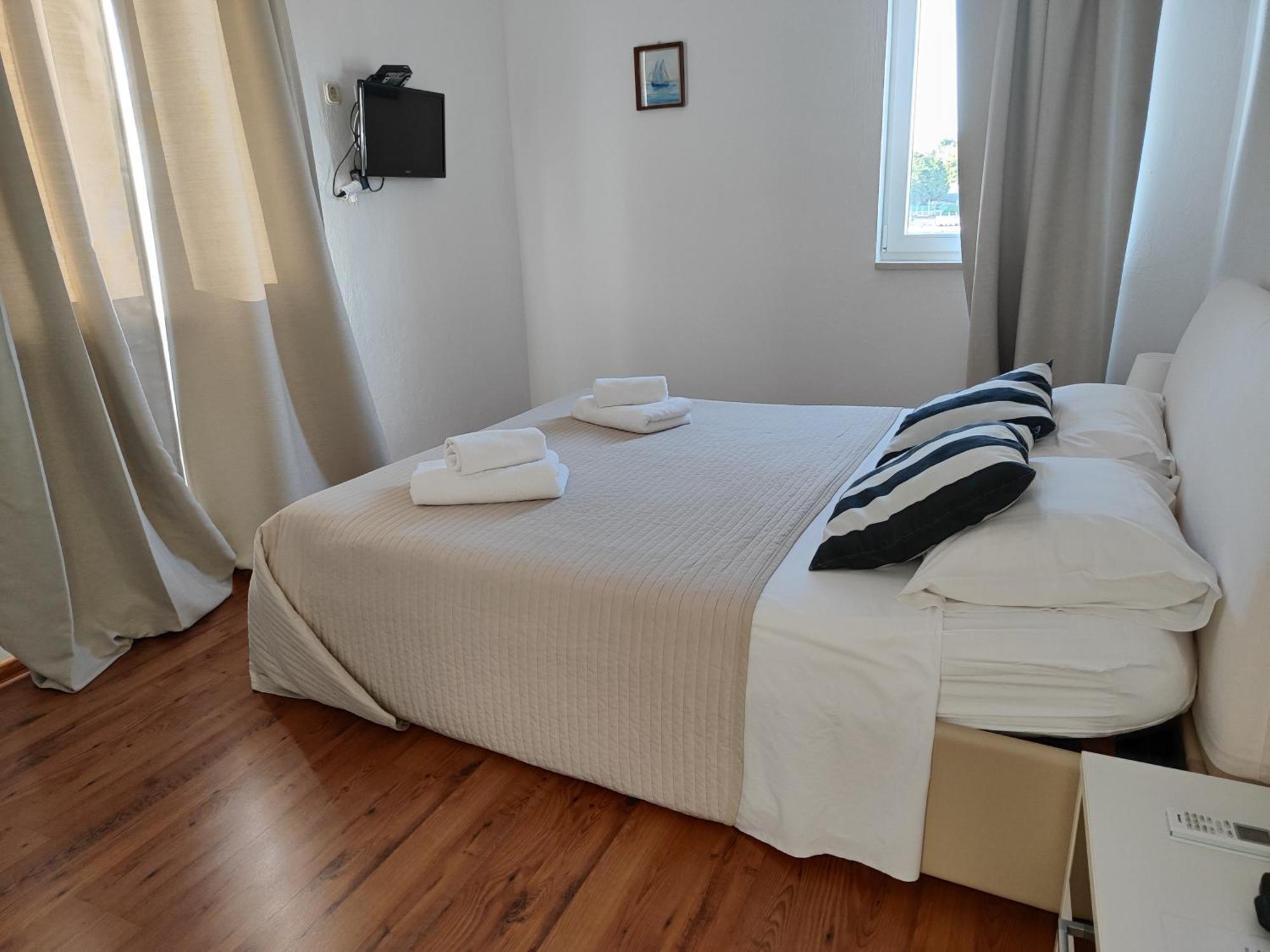 Guest House Adria Primošten Eksteriør billede